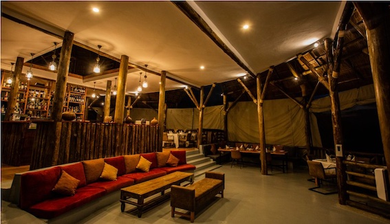 Kigambira Safari Lodge bar restaurante