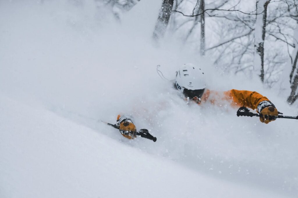 Furano-esquiador en nieve polvo-1