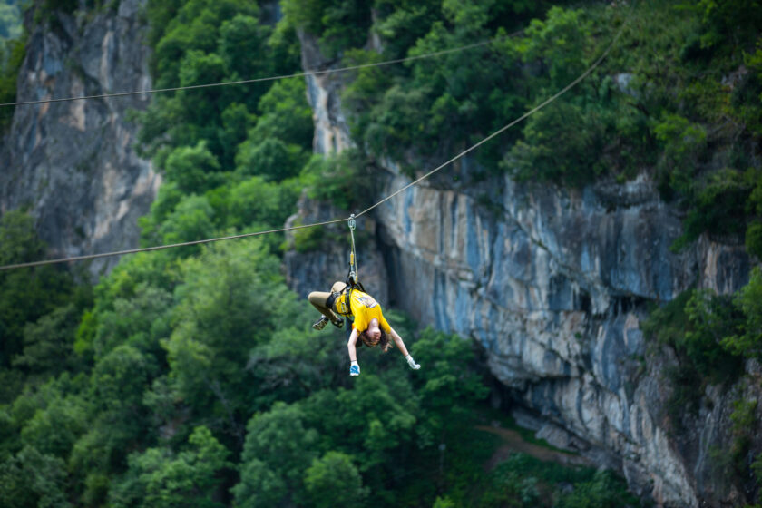 Armenia, Ziplining Yenokavan